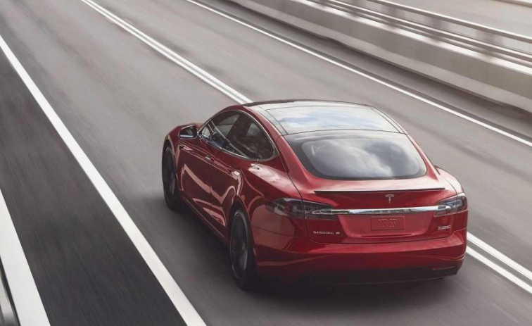 Tesla S (4)