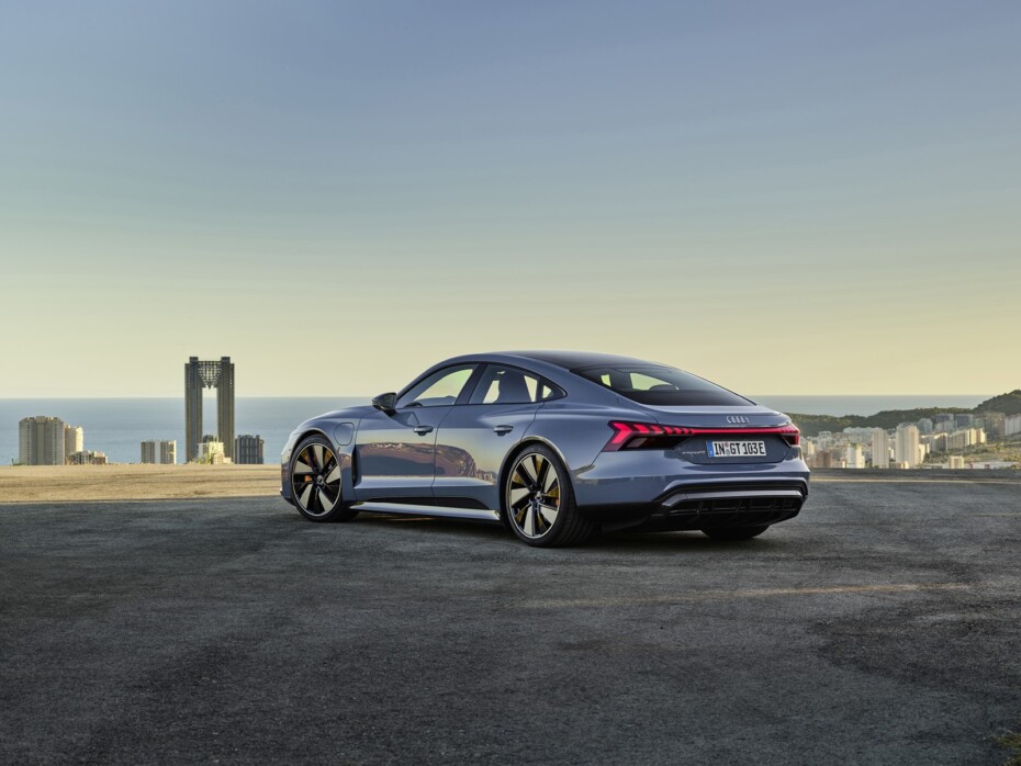 Audi-e-tron-GT-quattro-2021-6-930x698